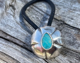 Sterling silver and Kingman turquoise hammered ponytail holder | hair elastic | ponytail jewelry | braid jewelry | hair jewelry