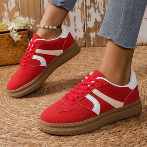 Round Contrast Sneakers