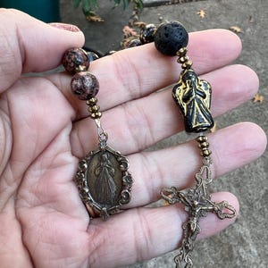 Red Snowflake Jasper Jesus I Trust in You Holy Medal  Episcopal Chaplet Anglican Chaplet. Episcopalian Christian Prayer Beads  Confirmation