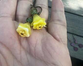 Yellow Dayliliy Lucite and Czech Glass Flower Dangles   Flower Earrings  Vintage Lucite Flower Earrings  Yellow Earrings  Fairycore Earrings