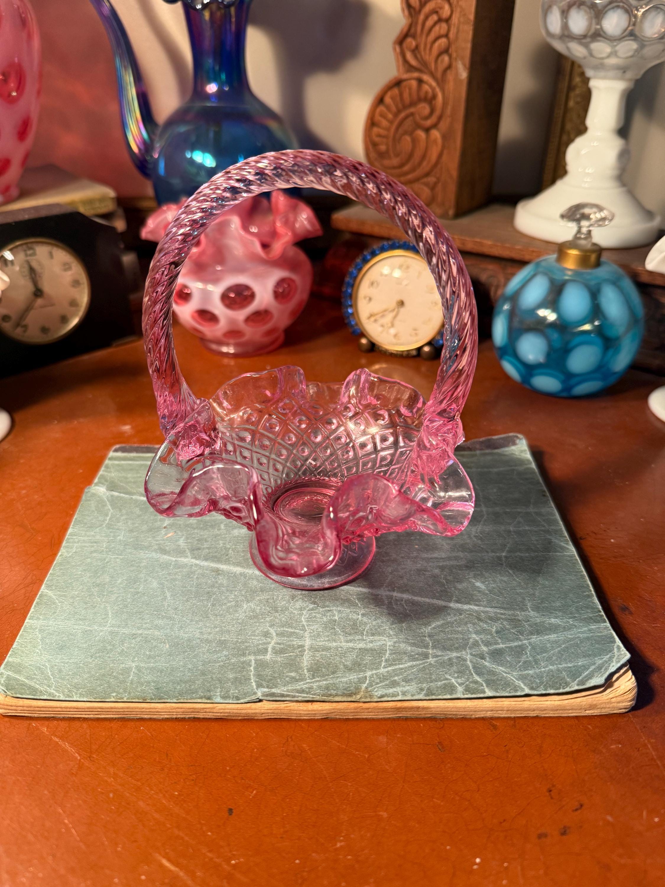 希少！フェントン ピンク色クレストバスケット アンティークfenton アメリカ 希少！フェントン ピンク色クレストバスケット アンティークfenton