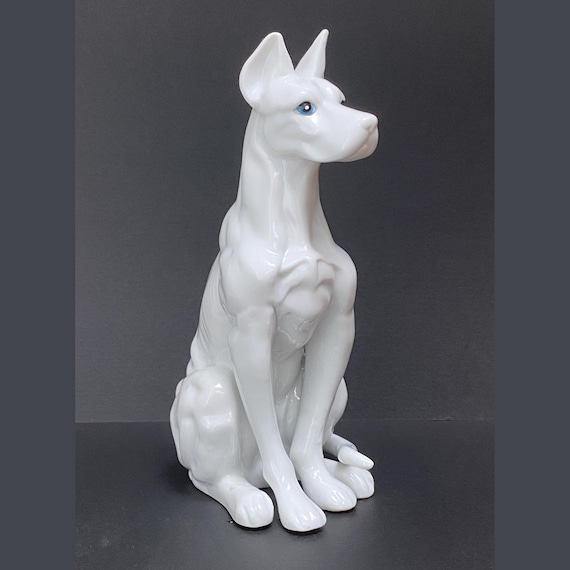 ヴィンテージ白磁製グレート・デーン犬の置物 - 高さ7インチ - 1980