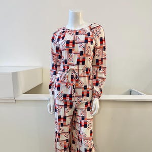 1970s  Printed Lounge Pant & Shirt Set | White, Blue, Pink | Size Small 4