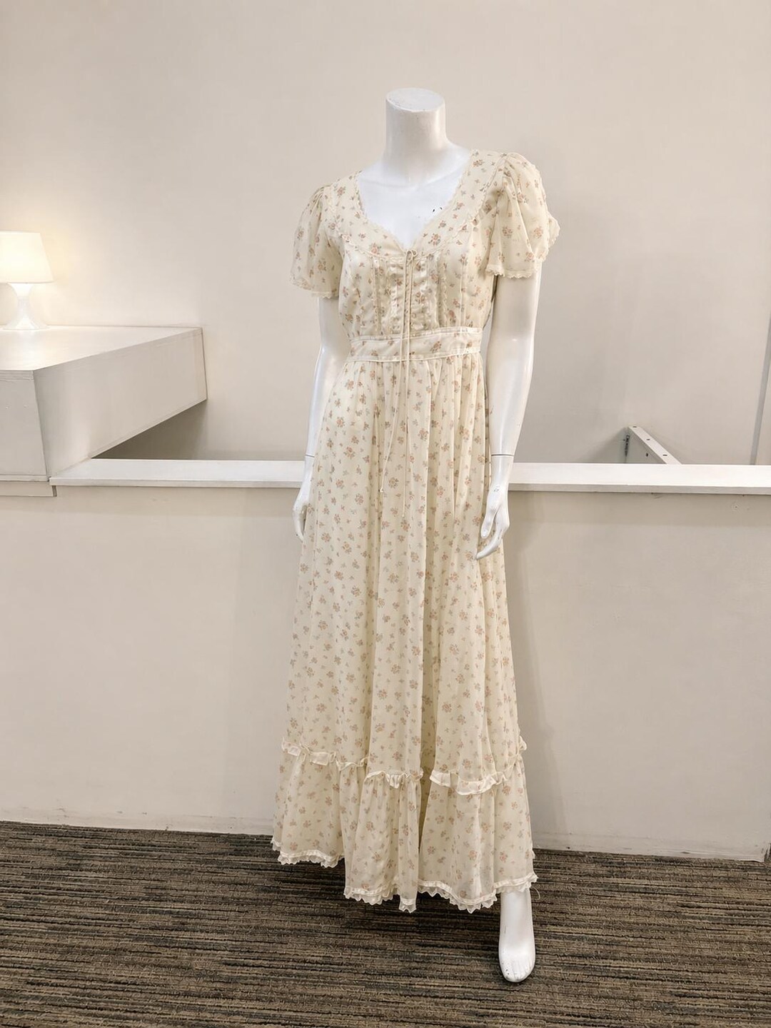 1970s Cream Gunne Sax Maxi Dress | Dainty Floral Print, Flutter Sleeve ...