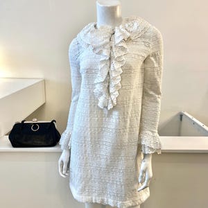 1960s Vintage Mod Flouncy Lace Collar Mini Shift Dress | White | Size XS