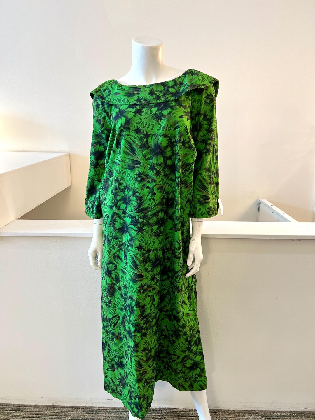 1970s Vintage Cotton Hawaiian Long Sleeve Maxi Dress With Spread Collar ...