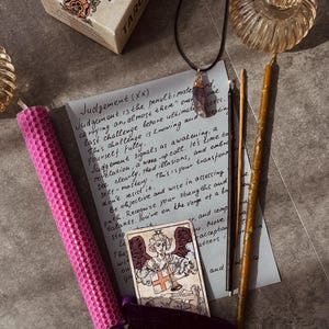 Scatola rituale dei tarocchi / Carta dei tarocchi dell'anno / Letture dei tarocchi / Lettura psichica dettagliata / Consigli spirituali generali