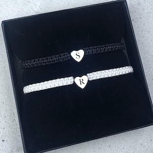 Set van 2 partnerarmbanden, Kerstmis, Valentijnsdagcadeau, partnersieraden, armband met gravure, vriendschapsarmband, initialenarmband