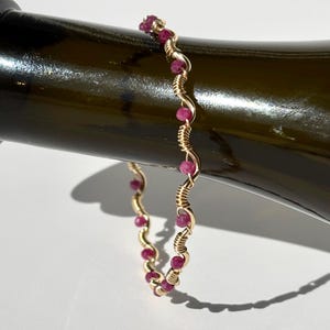 Robijn geboortesteenarmband juli | Handgemaakte draadgewikkelde sieraden | Trendy sieraden