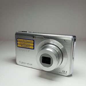 Camera Sony Cyber-Shot DSC-W190 silver 12.1 MP Full set