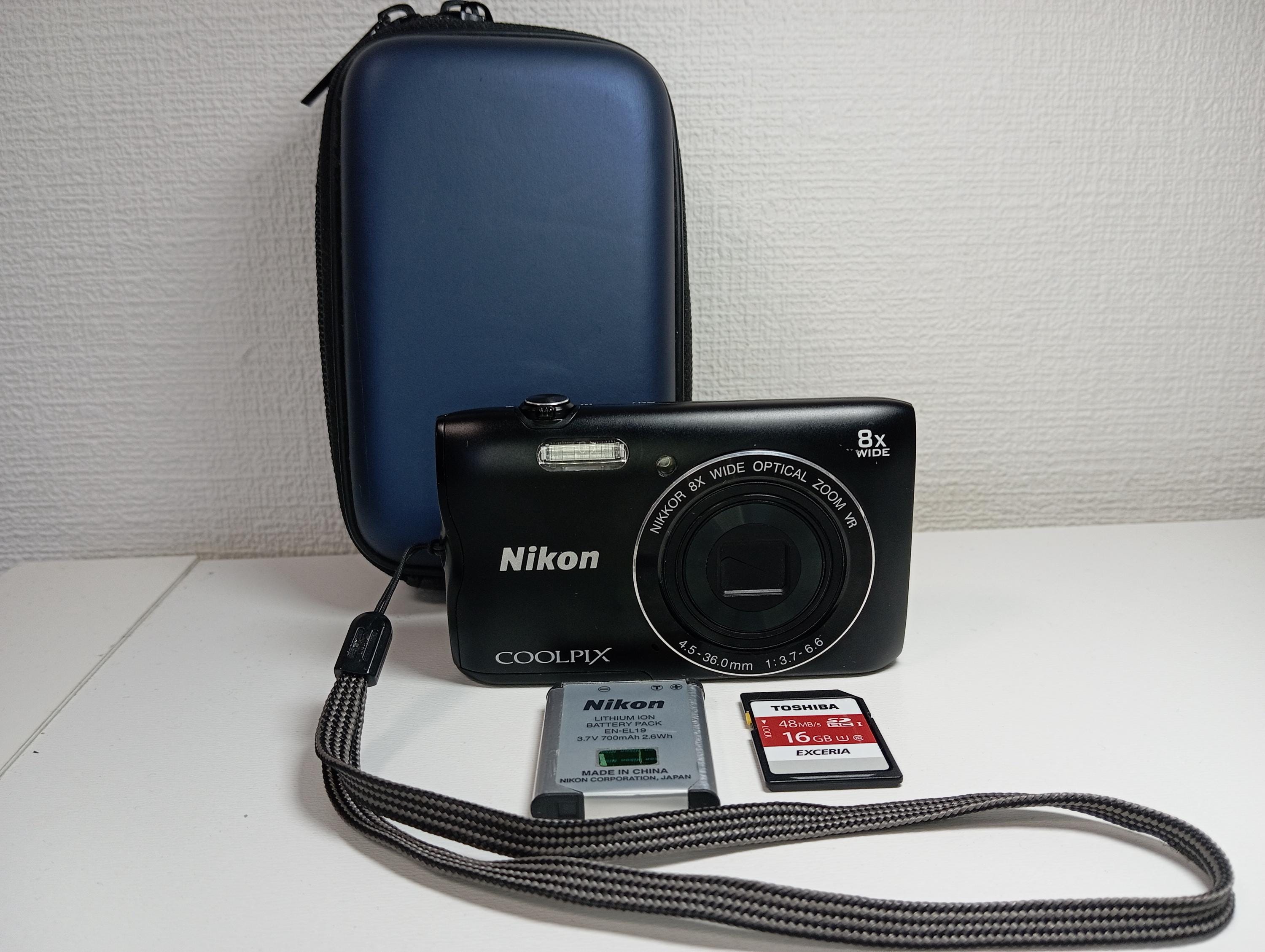 Nikon Coolpix A300 ブラック 20.1 MP カメラ 16 GB メモリカード Wi