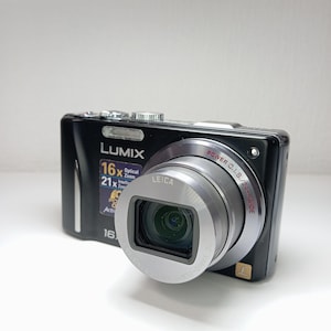 Panasonic Lumix DMC-TZ20 camera black