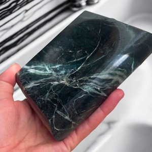 Green Marble Soap Dish: Handcrafted Stone Bathroom Accessory