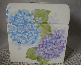 Hydrangeas Tissue Box Cover Holder Hand Painted Wood Home Decor Shabby Cottage Chic