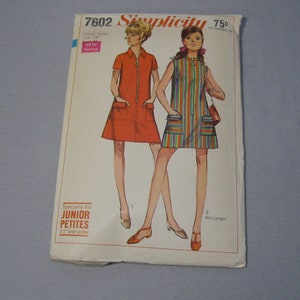 SEWING PATTERN: Simplicity Dress Pattern 7602 - circa 1968
