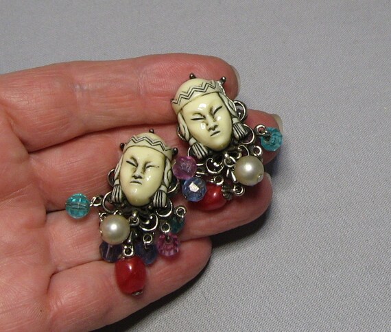 Vintage Asian Face Clip On Earrings - image 5