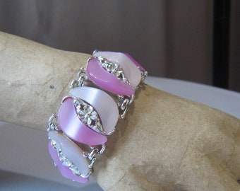 Vintage Pink Cabochon Thermoset Bracelet - 1950s