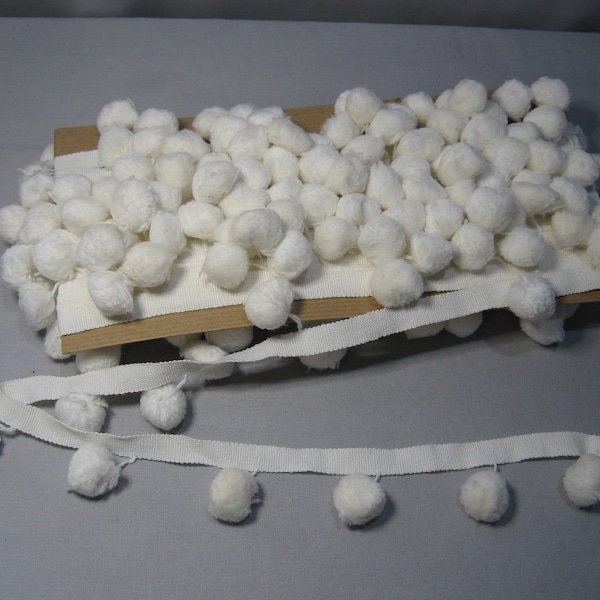 White Cotton Pom Pom Ball Trim