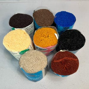 Vintage Destash Lot Knüpfhaken vorgeschnittene Wollgarn 1970er Jahre Wählen Sie Ihre Farbe und Menge