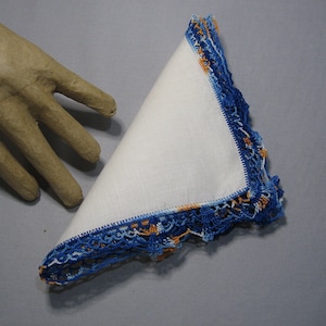 Vintage Ladies Handkerchief with Crocheted Trim (H22)
