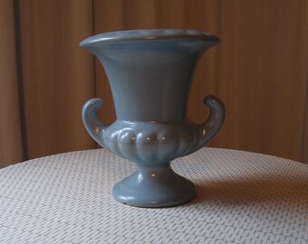 vintage Matte light Blue Pottery Vase - Non signé