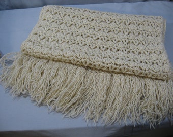 châle crème et or au crochet vintage