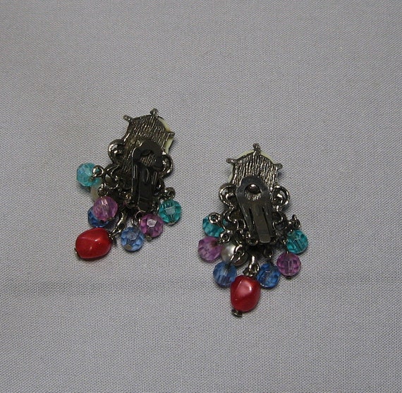 Vintage Asian Face Clip On Earrings - image 4