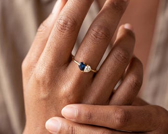 Anillo con piedras de nacimiento familiares, delicado anillo con dos piedras de nacimiento, anillo de regalo para el Día de la Madre, anillo de dos piedras, anillo doble, anillo con caja de regalo, regalo para ella.