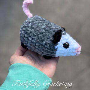 Baby opossum , baby possum plushie, crochet possum,stuffed animal, opossum plushie, Ready to Ship, amigurumi possum