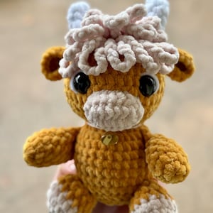 Highland cow, baby cow plushie, crochet cow, farm animal, stuffed animal, calf plushie, Ready to Ship