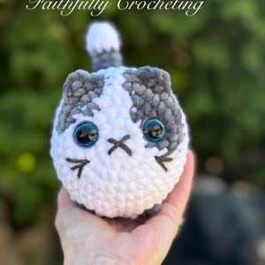 Plush gray and white kitten,  cat plushie, ready to ship, amigurumi cat,  loft cat, gray and white kitten, adopt a plushie pet