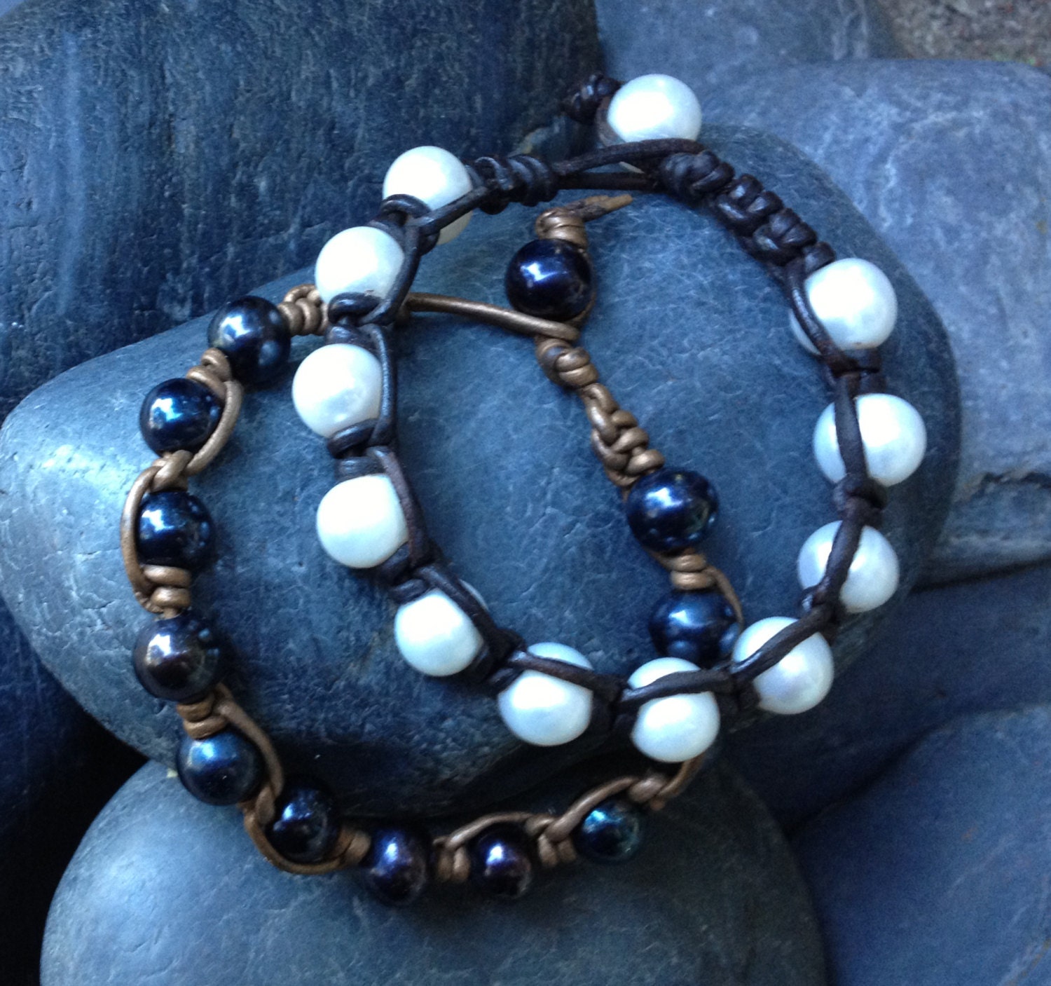 Macramé Bracelets Tutorial,leather and pearl bracelet,how to macrame