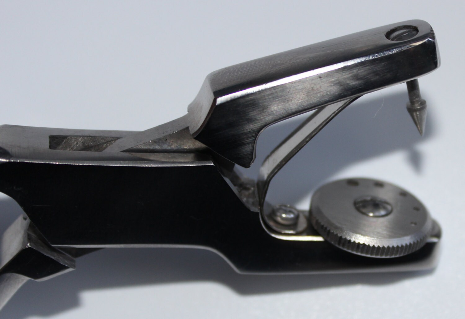 The Best Leather Punch!, leather tool, make leather jewelry, leather