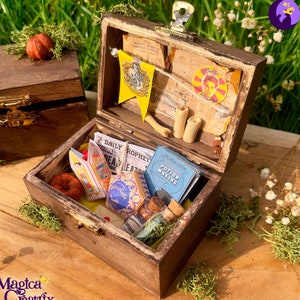 Scatola trunk in miniatura Tassorosso fatta a mano, regalo per mago + lettera