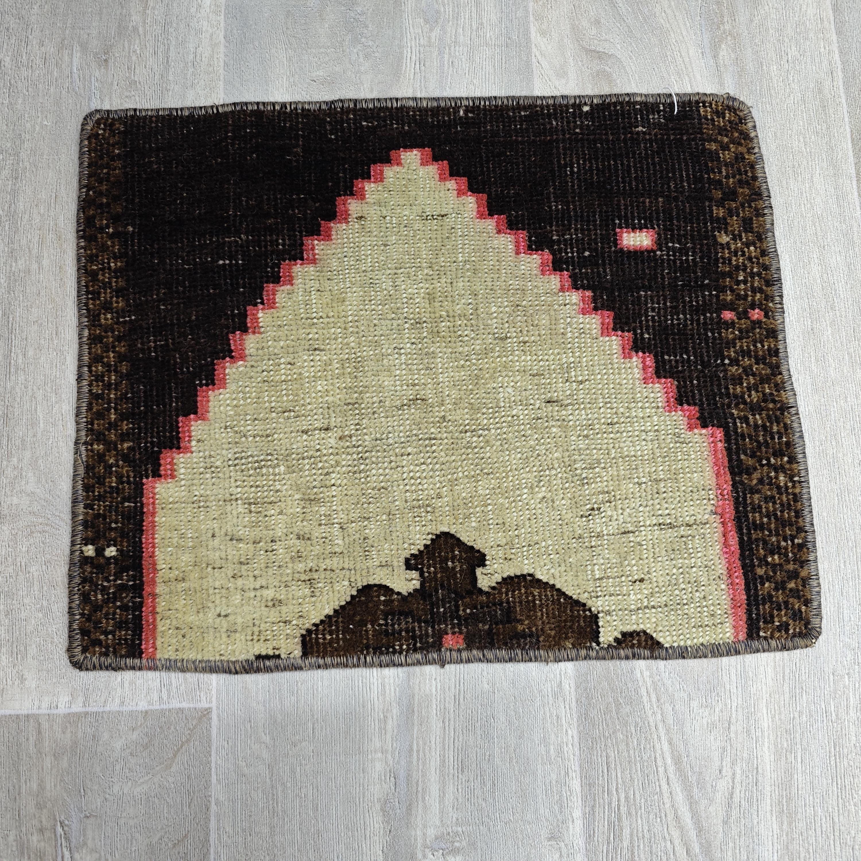 ハンドメイドヴィンテージウシャックラグ：正方形トルコ製玄関マット
