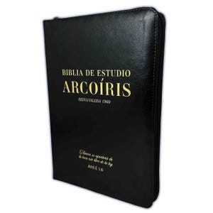 May include: A black Bible with gold lettering and a zipper closure. The text on the cover reads "BIBLIA DE ESTUDIO ARCOÍRIS REINA-VALERA 1960". A quote from Joshua 1:8 is printed at the bottom. The Bible is a religious item.