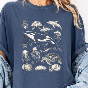 Sea Animals 90s Vintage Style Comfort Colors® T-Shirt, Y2k Ocean Shirt, Sealife, Whale, Orca, Turtle, Dolphin Shirt, Unisex Adult Tee, Gift