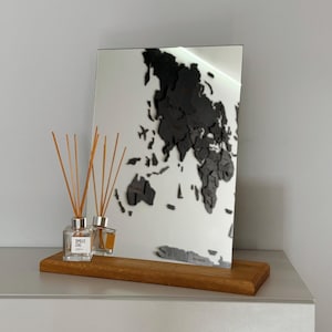 Eleganter rechteckiger Tischspiegel auf Holzständer, Сhic Mädchenzimmerdekor, Kompakter Schreibtischspiegel, Schminkspiegel Minimalistisches Geschenk für Sie
