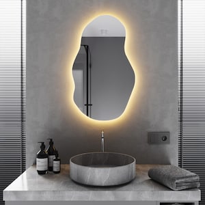 Unregelmäßiger Spiegel, moderner asymmetrischer Spiegel, gewellter Wandspiegel, ästhetischer Badezimmerspiegel, elegantes Wohndekor, Eingangsspiegel