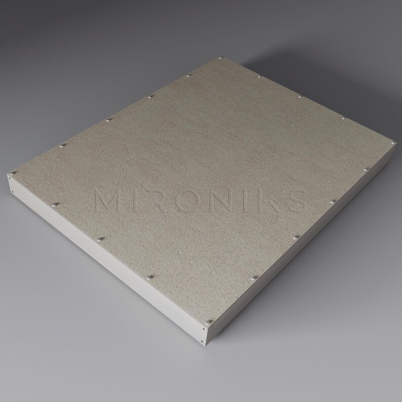 Op de afbeelding: Een rechthoekig, lichtbeige paneel met het woord "MIRONIKS" in reli&euml;f op het oppervlak. Het paneel heeft een witte rand en kleine zilveren klinknagels langs de randen. Het item is waarschijnlijk een onderdeel voor meubels of constructie.