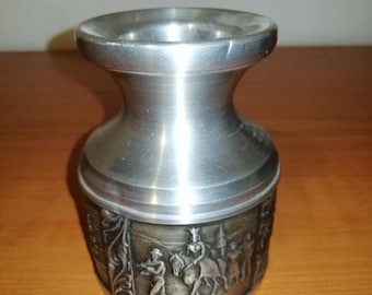 Vintage Norsk Tinn Zinn Norwegen Kerzenhalter Brautszene Graviertes norwegisches Sammlerstück Skandinavisches Dekor