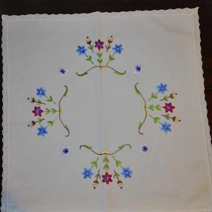 Vintage embroidered tablecloth floral embroidery table topper hand embroidery table cloth furniture decor edge with white lace