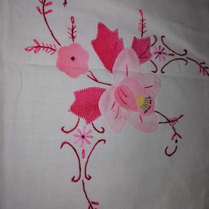 Vintage embroidered tablecloth machine and hand embroidered table cloth appliqued floral red pink embroidery Appliqué flowers