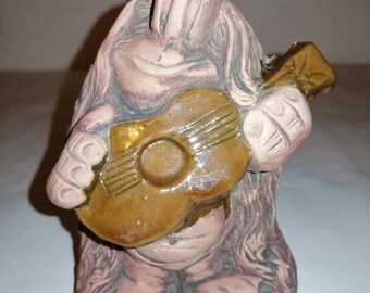 Statuetta vintage svedese in ceramica con troll e chitarre Jie Gantofta Svezia Ceramica scandinava
