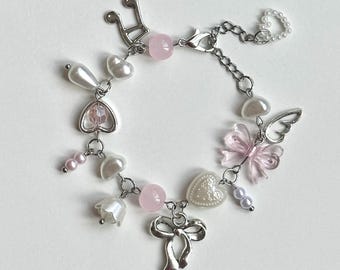 Pulsera Coquette Balletcore, joyería con dijes en racimo, dijes de perlas con lazos, estética elegante y delicada del año 2000, ideas de regalo únicas y lindas para ella.