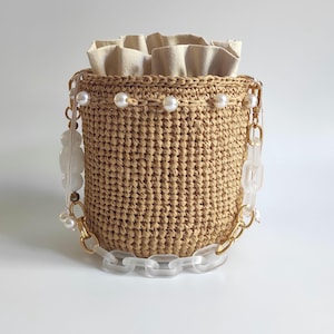 Raffia Bucket Bag with Pearls - Mini Summer Purse - Boho Beach Bag - Handwoven Straw Basket Bag - Minimal Straw Bag - Summer Style Bag