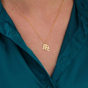 Collar con letra de oro de 14 quilates, joyería personalizada con letra de oro, collar con letra hecho a mano, colgante minimalista con inicial, regalo de Navidad para mujer.