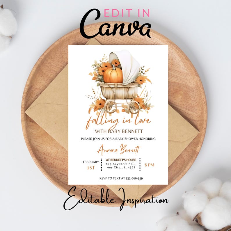 Puede incluir: Una invitaci&oacute;n a una fiesta de bienvenida al beb&eacute; con una ilustraci&oacute;n de acuarela de una calabaza en un carruaje con hojas de oto&ntilde;o y flores. El texto dice "falling in love with baby Bennett" e incluye la fecha, la hora y el lugar de la fiesta. RSVP por mensaje de texto al 333-666-999.