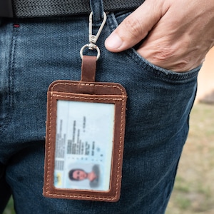 Portafoglio portachiavi in pelle personalizzato - Porta badge con moschettone, ottimo regalo per insegnanti, infermieri, colleghi e persone care