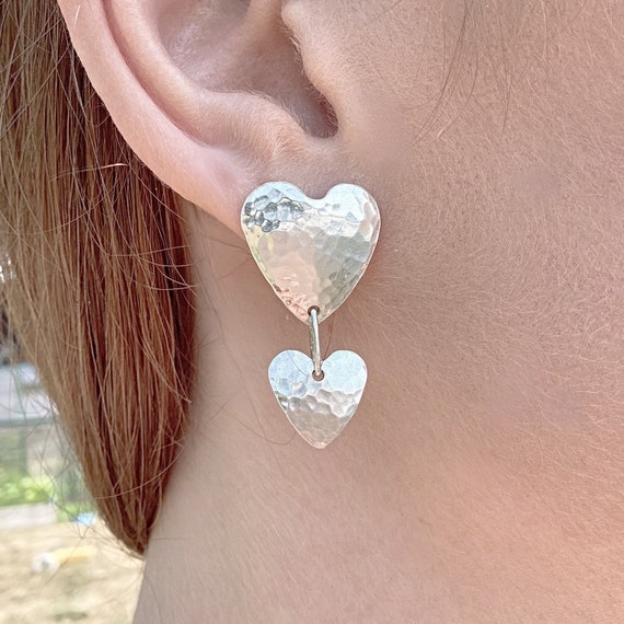 Hammered Argentium Sterling Silver Heart Dangle Earrings - Etsy Hammered Argentium Sterling Silver Heart Dangle Earrings - Etsy